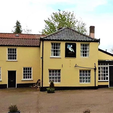 The Pelican Guesthouse Ashwellthorpe Zewnętrze zdjęcie