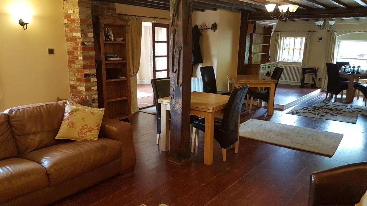 The Pelican Guesthouse Ashwellthorpe Zewnętrze zdjęcie